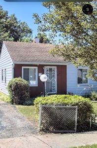 561 Nevada Ave, Pontiac, MI, 48341