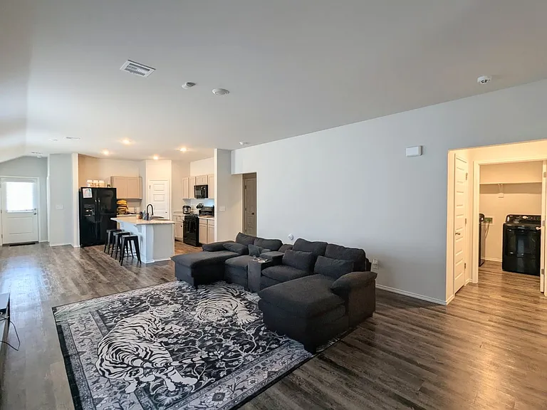 10524 Baled Bermuda Rd — Photo 3