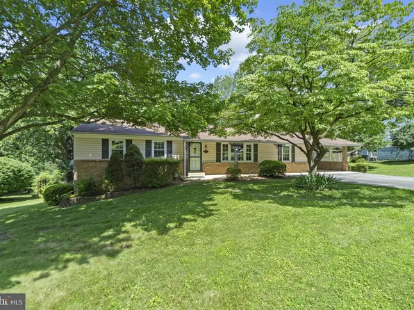 13116 Manor Dr, Mount Airy, MD 21771