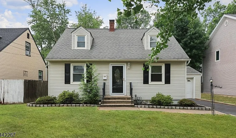 1751 Mountain Ave — Photo 1