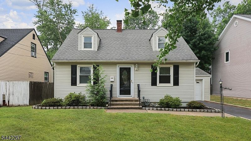 1st image of 1751 Mountain Ave