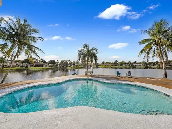 3703 Beach Way, Cooper City, FL 33026