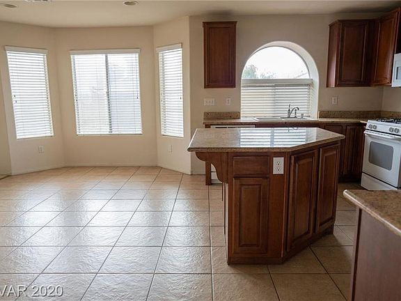 5th image of 349 Orchid Oasis Ave