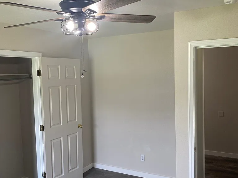 4866 Richmond Dr — Photo 15