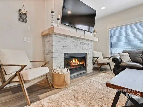 14 Spring Water Ct, Donnelly, ID 83615