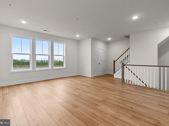 5th image of 42714 Darala Dr