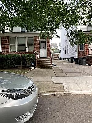 1st image of 1046 E 29th St
