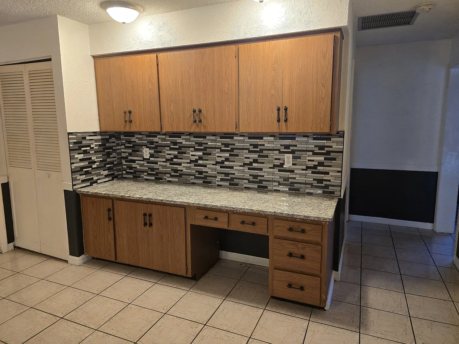 4 bed, 2294 sqft, $3,700 — Photo 3