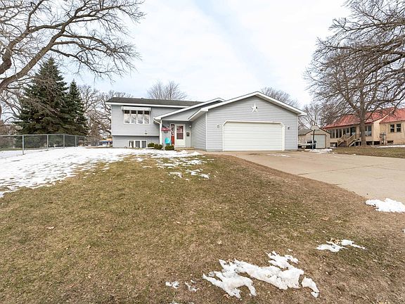 2nd image of 517 Springen Ave