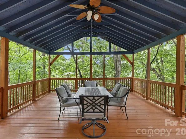 2019 Marquesas Ave, Tega Cay, SC 29708