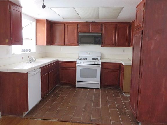 4th image of 16555 San Juan Pl