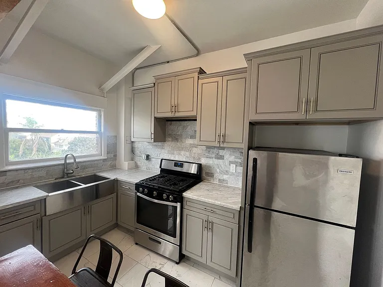 15 Paloma Ave — Photo 45