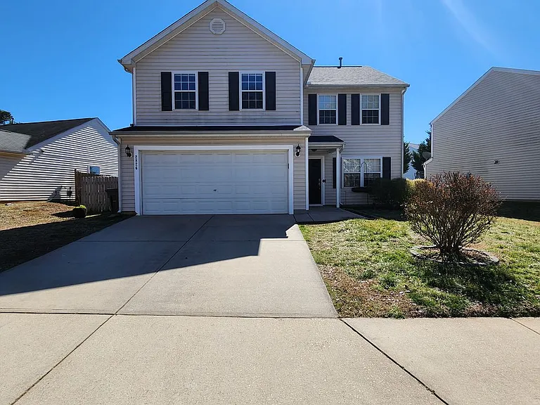 2826 Bombay Dr — Photo 1