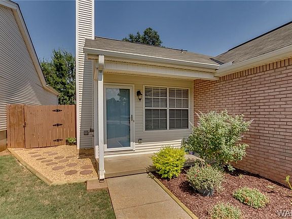 4th image of 2747 Meadowlark Ln