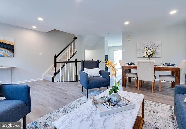 22985 Whitehall Ter — Photo 2