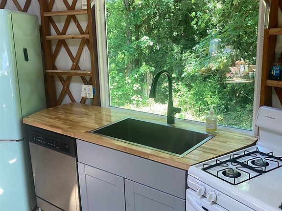 4th image of 3372 E Agate Road