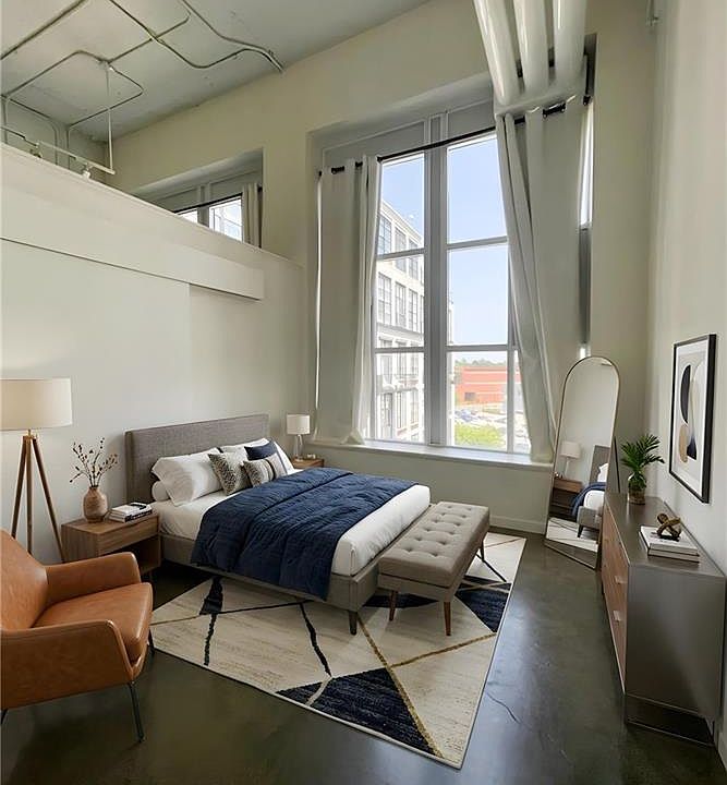 1st image of 404 King St W #405