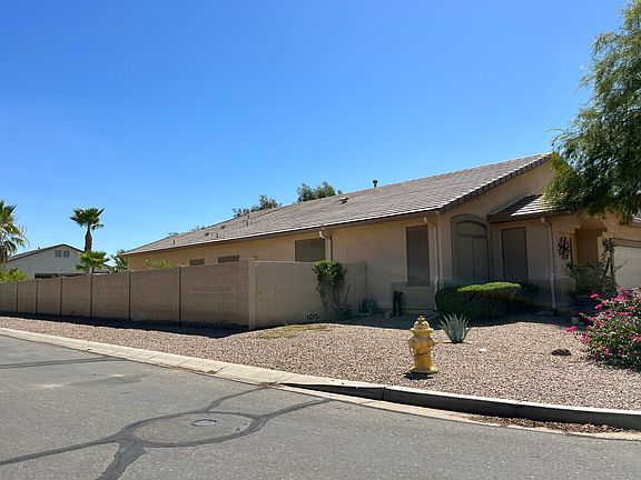 3rd image of 43947 W Buckhorn Trl