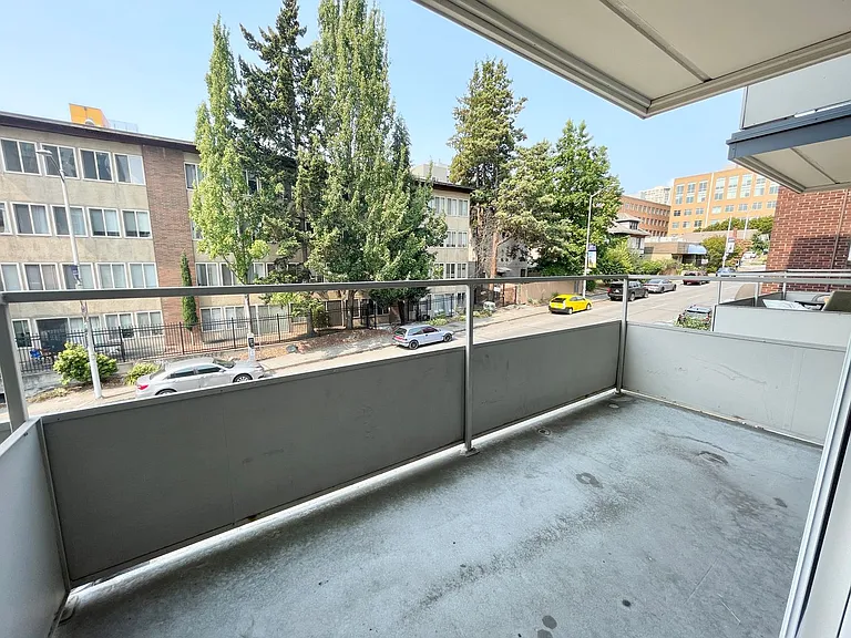 Escolier Apartments — Photo 59