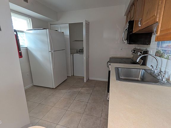 4th image of 230 Sawmill Rd #A