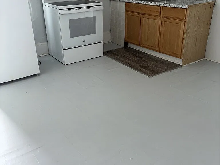 505 Chiquola Apts #9 — Photo 5
