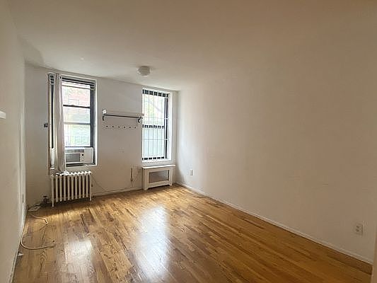 1st image of 233 W 19th St APT 10