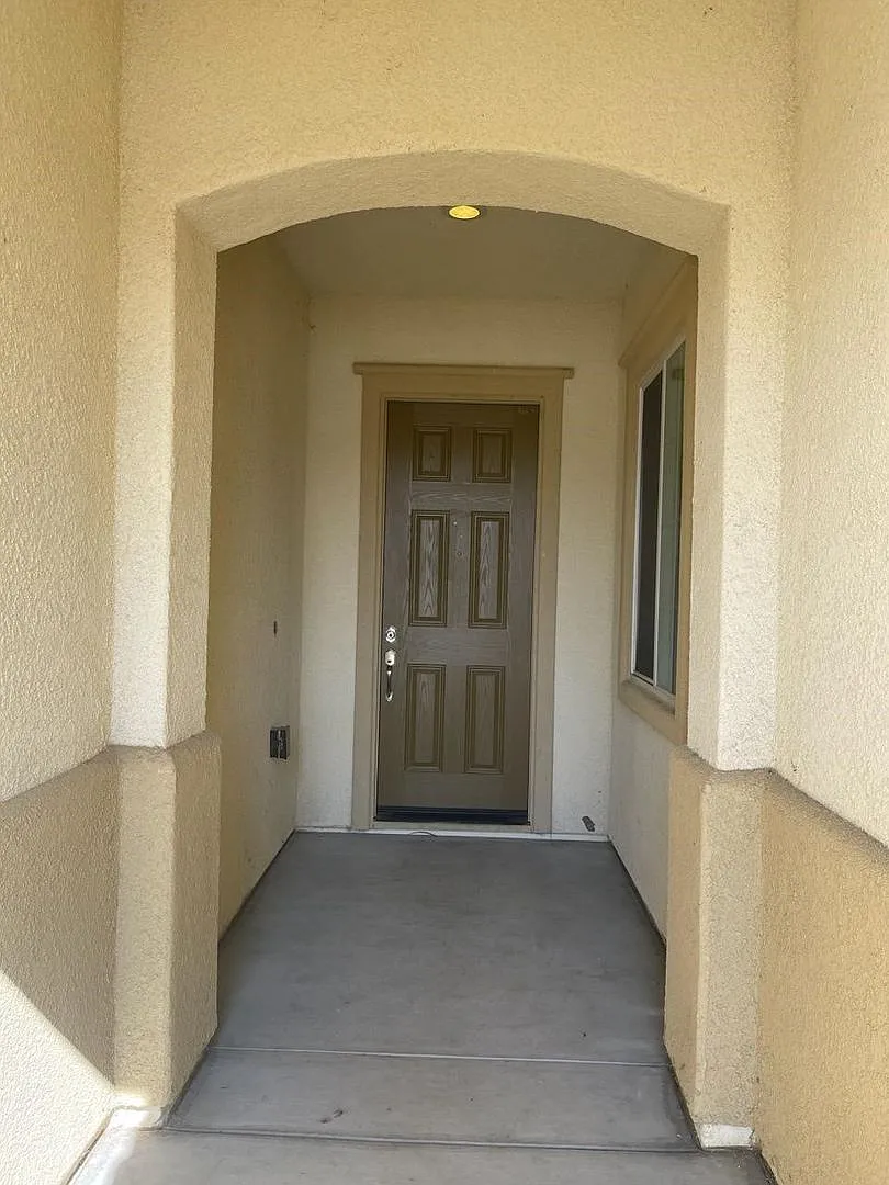 Building Photo - 15514 Saint Clement Way