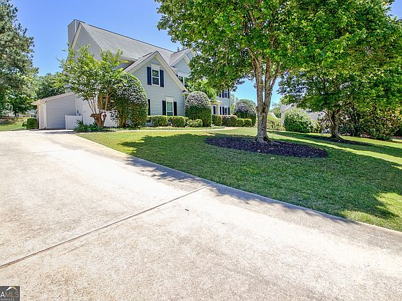 2nd image of 115 Saddle Ridge Way