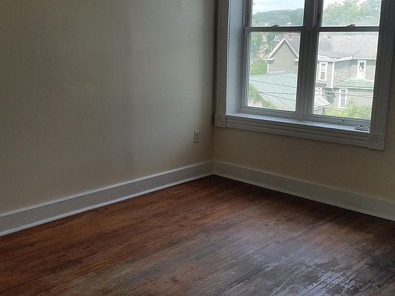 4th image of 217 Fairmont Ave