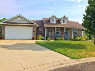 605 Briarwood St, Albers, IL 62215