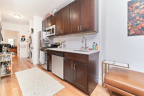 Rented by Living New York | media 9