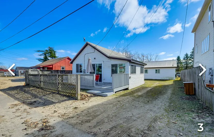 1017 S Shore Dr - Single Family Residence — Photo 2
