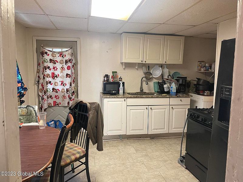 3rd image of 801-803 Cutler Street