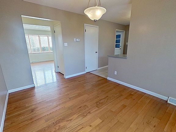 4th image of 209 West Ave