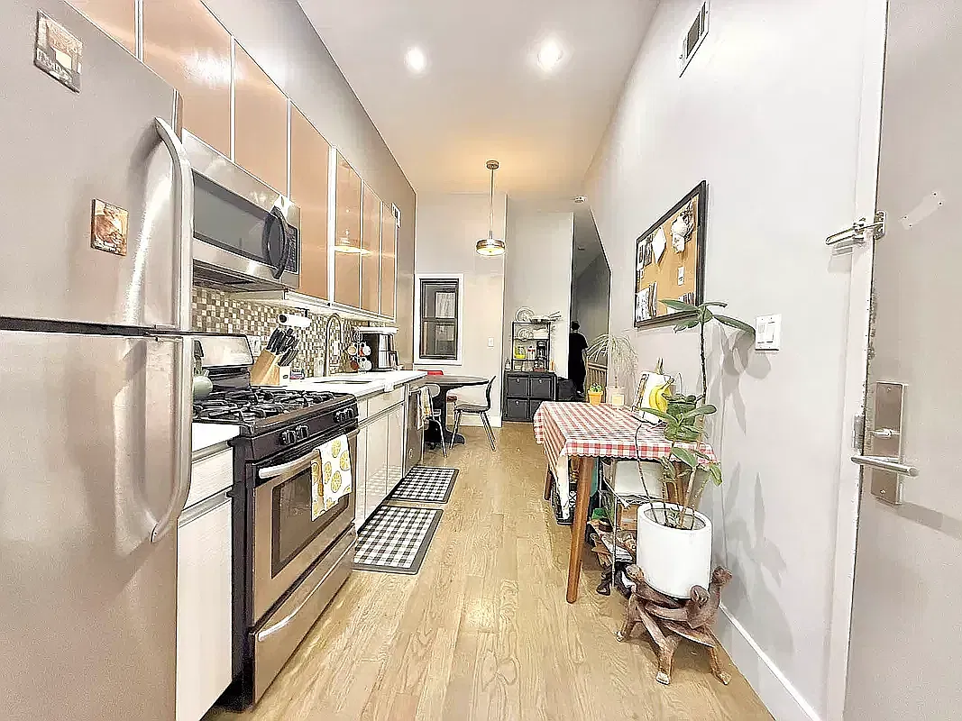 140 Ralph Avenue — Photo 1