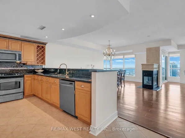 2 Toronto St #Penthouse 1-1, Barrie, ON L4N 9R2