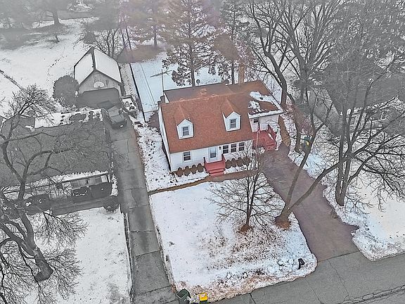4th image of 208 Villa Ave
