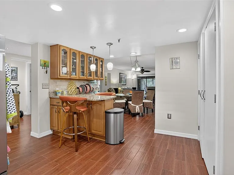 1166 Carmel Cir #100 — Photo 32