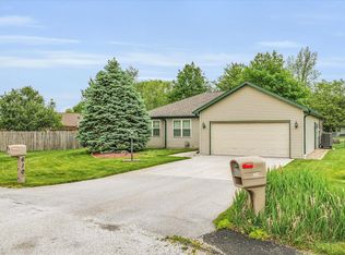 610 Clovis Ct, Sidney, IL 61877