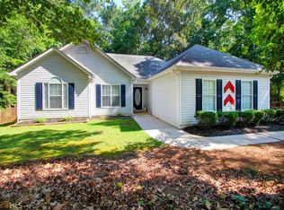60 Paces Landing Ln, Newnan, GA 30263