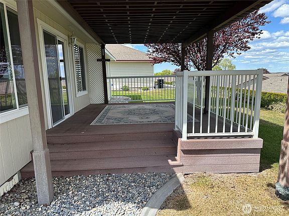 3rd image of 807 Westshore Drive NE #H25