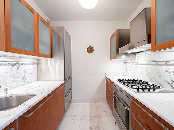 4th image of 80 Columbus Cir #69F