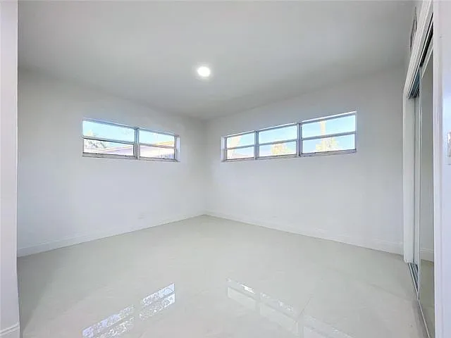 2836 NW 11th Ave — Photo 16