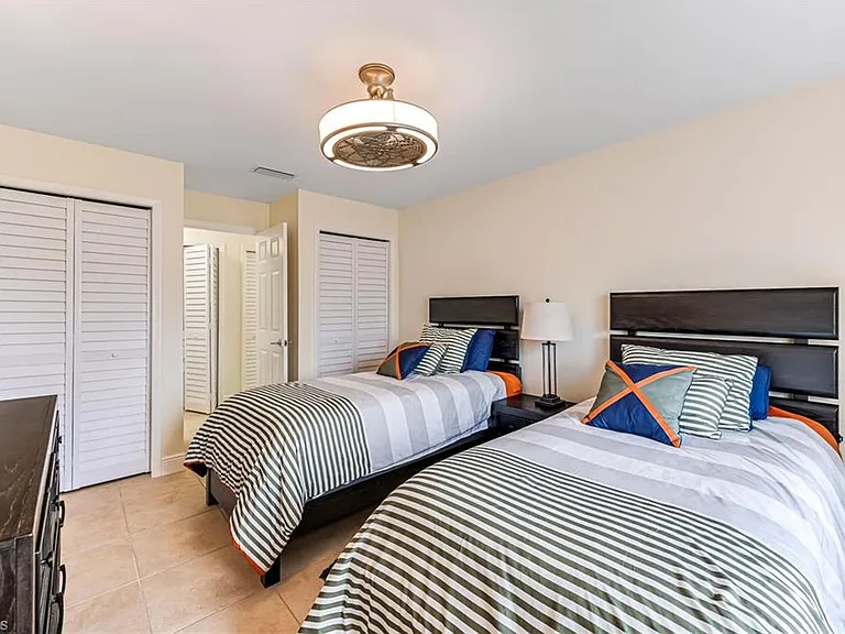 9908 White Sands Pl — Photo 32