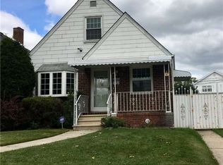 15724 24th Ave, Whitestone, NY 11357