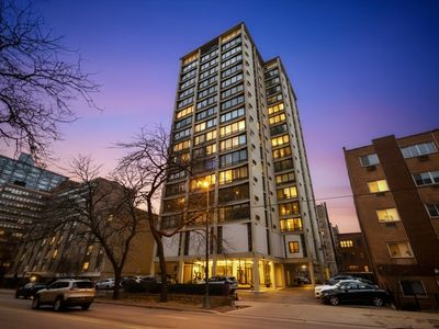 5740 N Sheridan Rd APT 17D, Chicago, IL, 60660