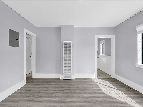 4th image of 840 55th St APT 1