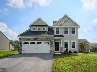 460 Ambassador Pl, Chambersburg, PA 17202
