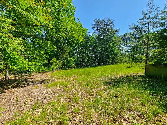 4th image of 728 Retreat Dr