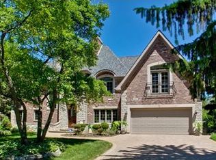 111 Elm St, Prospect Heights, IL 60070